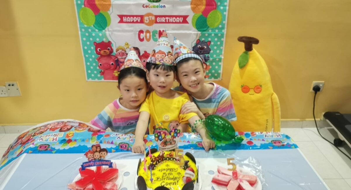 Coen, Olivia and Isabelle at Coen's birthday party