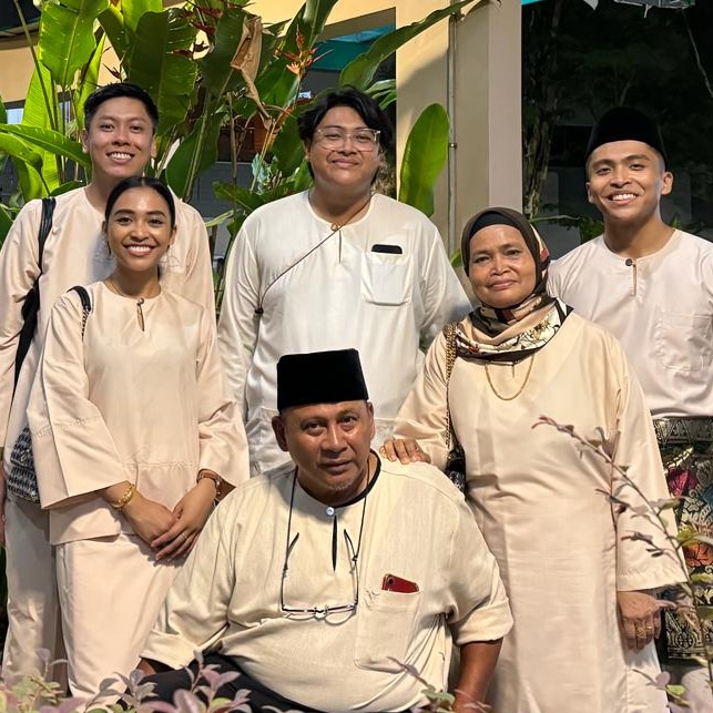 Mr Suhaimi and his family