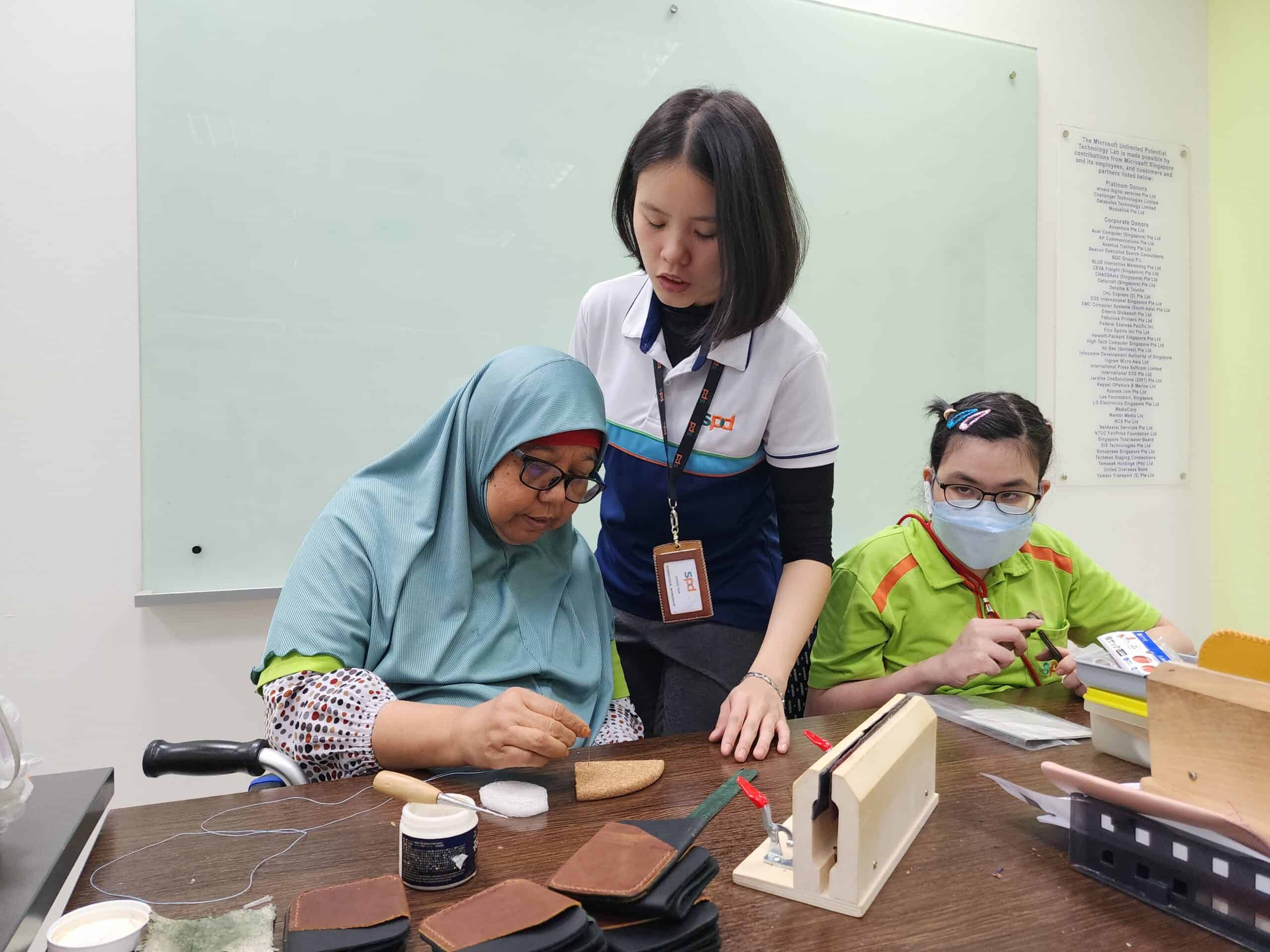 Cindy working with Mdm Hamidah at the SPD Artisan Collab