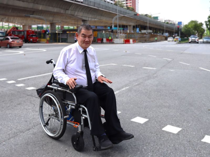 What you need to know about choosing a wheelchair 1 Motorised wheelchair 2